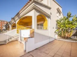 R141 Manila Resort Patio