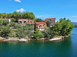 Alsano, No 1, hotel v destinaci Bašić