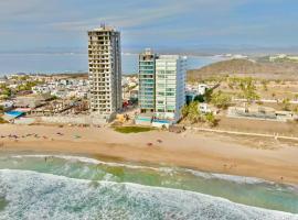 Brujas Tower Beach Resort, resort en Mazatlán