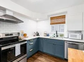 City Boho ✦ New Kitchen ✦ King Bed ✦ WFH