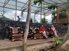 Delta Island Camping Ground, hotel v destinaci Sumedang