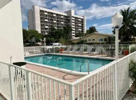 Bayview Regency Apartments By Lowkl