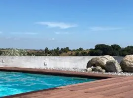 Casinha da Aldeia - country house with swimming pool