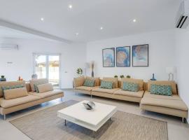 VILLA LIMOEIRO - Beautiful new home nestled in the heart of Galé, ξενοδοχείο σε Guia