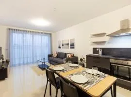 Beautiful Central Penthouse 1BR
