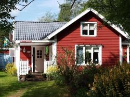 Ferienhaus in Karlsborg mit Offenem Kamin, casa per le vacanze a Mölltorp