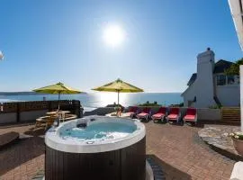 Coast View - 5 bedrooms with hot tub & sea views