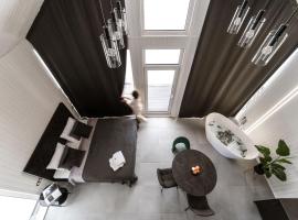 Sniegi design cabin with sauna, Hotel in Madona