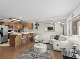 304 Main Level Condo, New Flooring, Mountain Views, Close to Pools, and More
