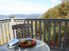 Suite Sweetheart A Mountain Escape, vacation rental in Mentone