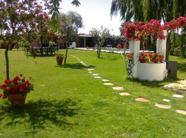 FINCA EL CAMPITO, piscina, bbq, ping-pong, billar, 10 min andando de la playa, hytte i Rota