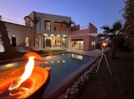 Villa aquaparc piscine chauffée sans vis à vis, cabaña o casa de campo en Marrakech