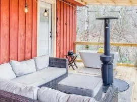 Affordable cabin that sleeps 8 K beds & fire pit