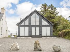 Shore Lodge, vacation home in Stornoway