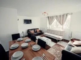 Comfy Home-Wood Green