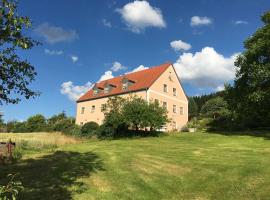 Cozy group house with its own garden and wellness area, pet-friendly hotel in Schönsee