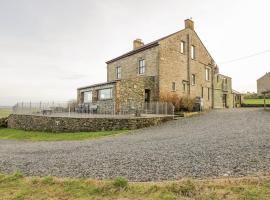 Groffa Crag Farmhouse, hotel with parking in Lowick Green