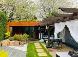 Tropical Style House Near Newcastle City Centre, holiday rental in Newcastle upon Tyne