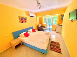 Pop Аrt Bungalows, Hotel in Primorsko