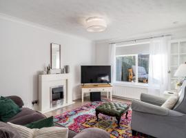 Pass the Keys Stylish Cosy 3Bed Family Friendly Home in Hatfield, hotel di Hatfield