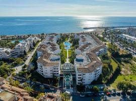 BEACHFRONT QUIET RESORT WITH PRIVATE BEACH ACCESS, hotel en Marbella