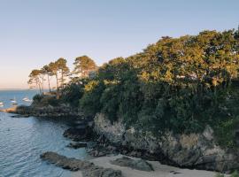 CHARMANT APPARTEMENT 3 étoiles classé BORD DE MER Travel Award 2024, khách sạn ở Plougonvelin