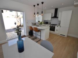 2 bedroom house in Hoylake - Golf Open, rantatalo kohteessa Hoylake