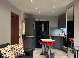 Mandana, hotel in Évian-les-Bains