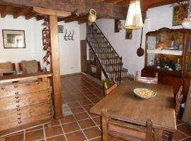 Casa Montes De Toledo, vacation rental in Marjaliza