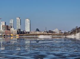 Sea & City view Home near Nature, hotel in Helsinki