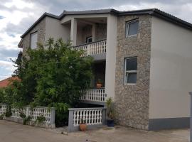 Apartman suzana sindija, ξενοδοχείο σε Bibinje