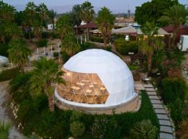 Glamping -420, beach hotel in Kalia