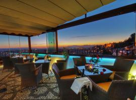 Hotel Mirador Arabeluj, מלון בגרנדה