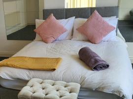 Coventry Luxury House, hotel in Bedworth