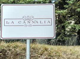 B&B La Cannalia, недорогой отель в городе Teana