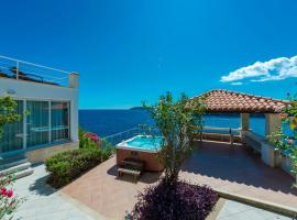 Villa Vacanza Dubrovnik - Five Bedroom Villa with Private Sea Access, בית נופש בדוברובניק