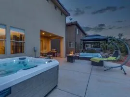 Paradise Village 97 Private Hot Tub, 4 Player Air Hockey Table, Ping Pong, Arcade Basketball, Resort Style Pool and Water Park