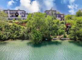 Guadalupe Getaway, hotel cerca de Tubing en el Río Comal, New Braunfels