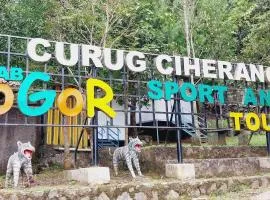 Curug Ciherang Villa & Glamping
