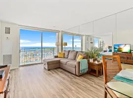 Stunning 1BR Ocean View Condo at Ilikai Marina