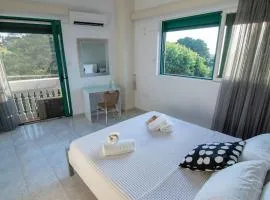 Christos Apt - City Center w/ Royal Garden View