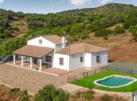 Awesome Home In Peaflor With Wifi, Swimming Pool And 4 Bedrooms