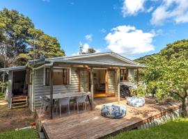 Magical Omiha - Waiheke Island Holiday Home, hotel em Omiha