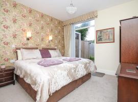 The Beach House Luxury Rooms Weston Super Mare, вила в Уестън сюпър Меър