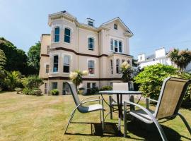 No5 Durley Road - Contemporary serviced rooms and suites - no food available, ξενοδοχείο στο Μπόρνμουθ