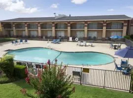 Howard Johnson by Wyndham Oklahoma City OKC Airport, Fairgrounds, I40