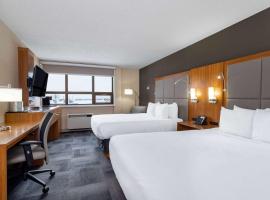 Ramada by Wyndham Northern Grand Hotel & Conference Centre, hotel near Fort St. John Airport - YXJ, Fort Saint John