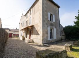 LaConciergerieJonzac, Maison de Ville La Coquette, hotel em Jonzac