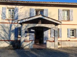 Lou Cantou, hotel with pools in Nègrepelisse