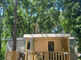 Famille Peeters, glamping site in Camiers